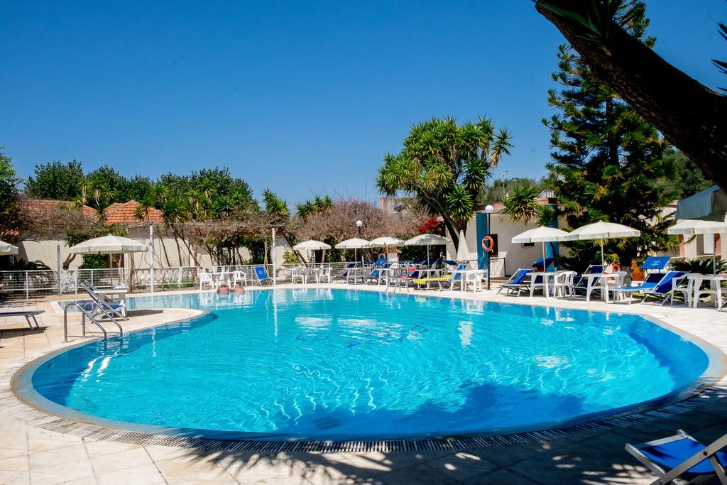 Kalamitsi Beach Camping Village プレベザ エクステリア 写真